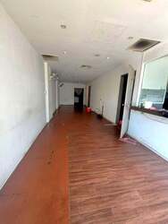 East Village (D16), Retail #588087361